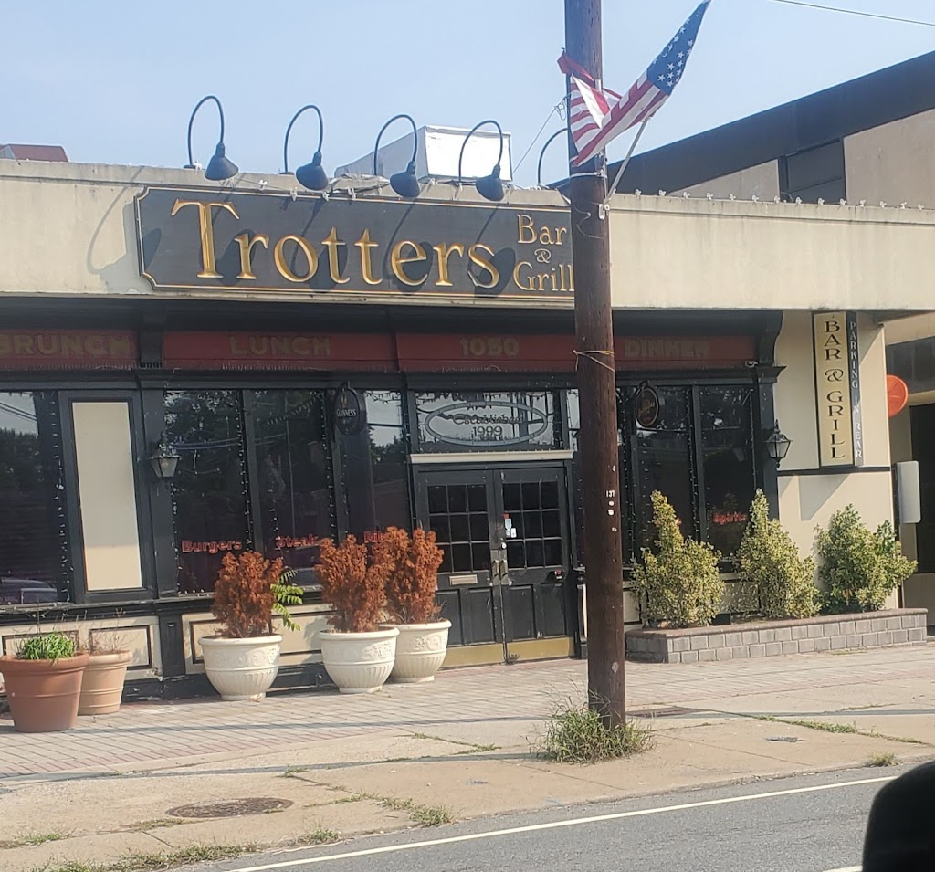 Trotters Bar & Grill | 1050 Hempstead Turnpike, Franklin Square, NY 11010, USA | Phone: (516) 355-5681