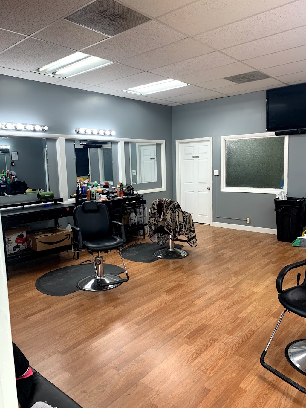 BWA Clipper Gods Barber Shop Salon & Suites | 25 W 80th Pl, Merrillville, IN 46410, USA | Phone: (219) 472-8476