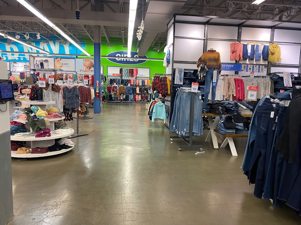 Old Navy | 1 American Dream Wy Space C335, East Rutherford, NJ 07073, USA | Phone: (201) 935-2073