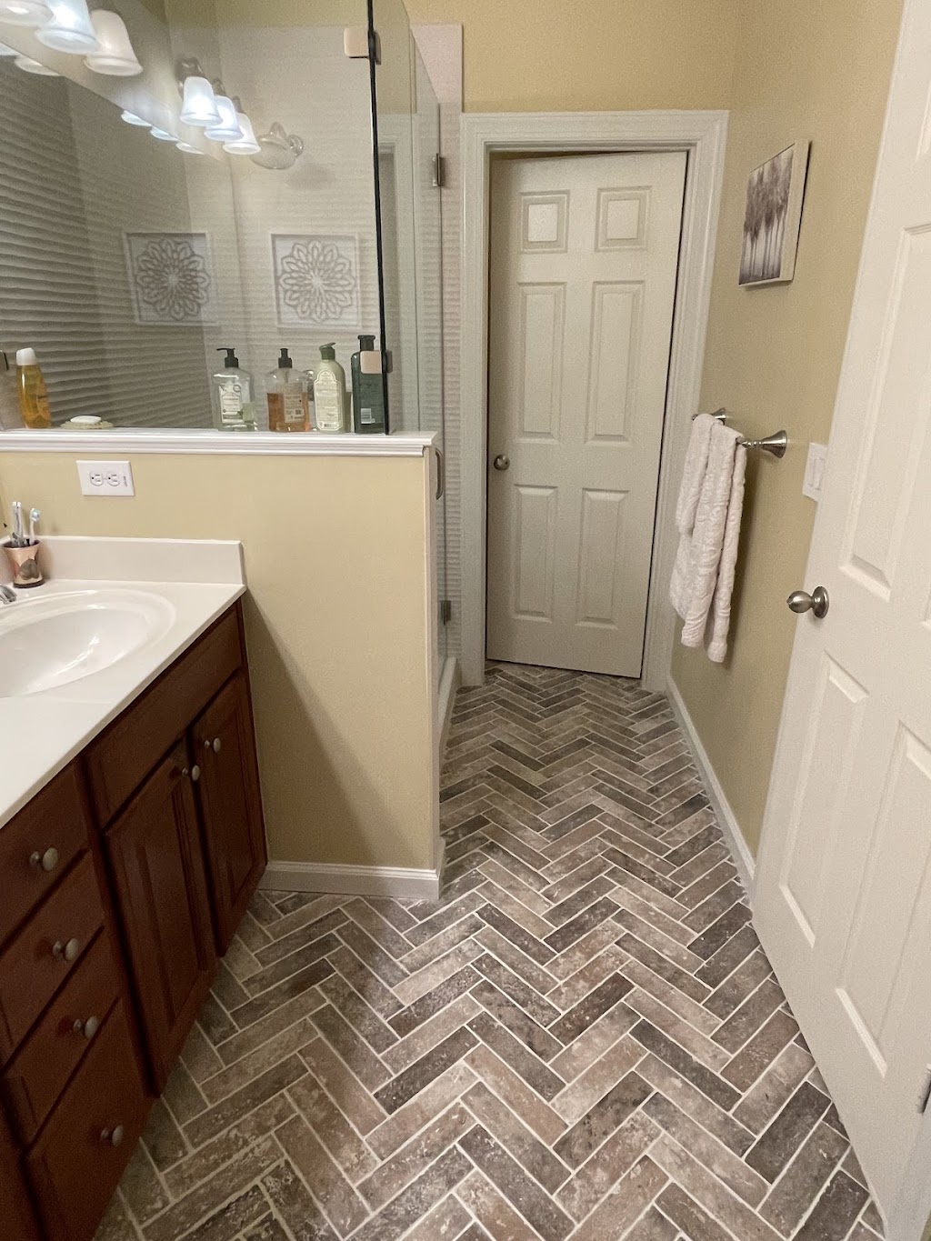 Giovannis Tile Design Roswell | 1250 Northmeadow Pkwy # 116, Roswell, GA 30076, USA | Phone: (678) 461-7715