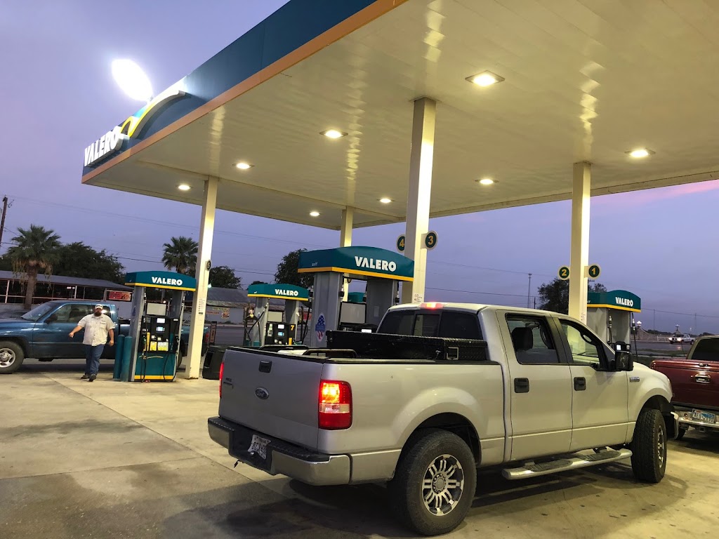 Valero | 9110 TX-16, Poteet, TX 78065, USA | Phone: (210) 345-2000