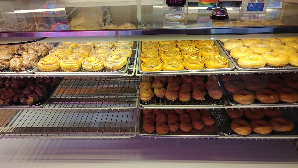 Beckers Donuts | 11305 State Rd, North Royalton, OH 44133, USA | Phone: (440) 237-3700