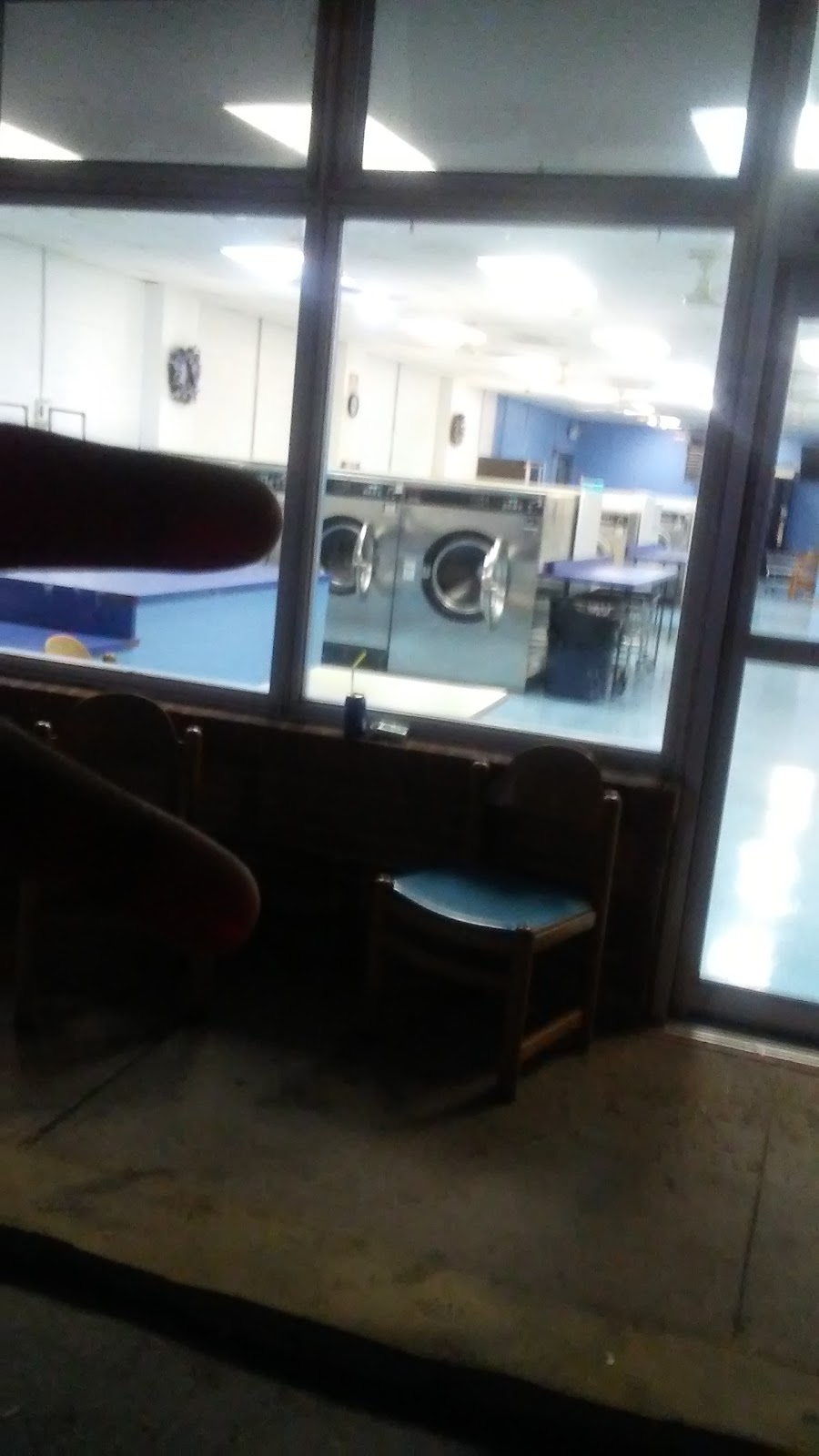 Crafton Ingram Laundromat | 35 Walsh Rd, Pittsburgh, PA 15205, USA | Phone: (412) 922-6090