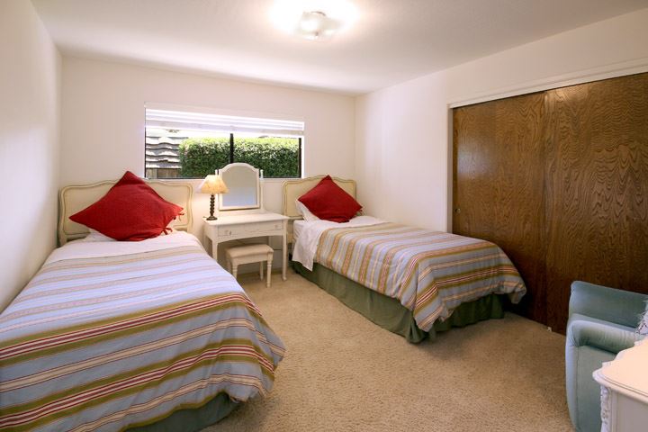 A Great Beach House In Santa Cruz Vacation Rental | 126 26th Ave, Santa Cruz, CA 95062, USA | Phone: (925) 408-8399