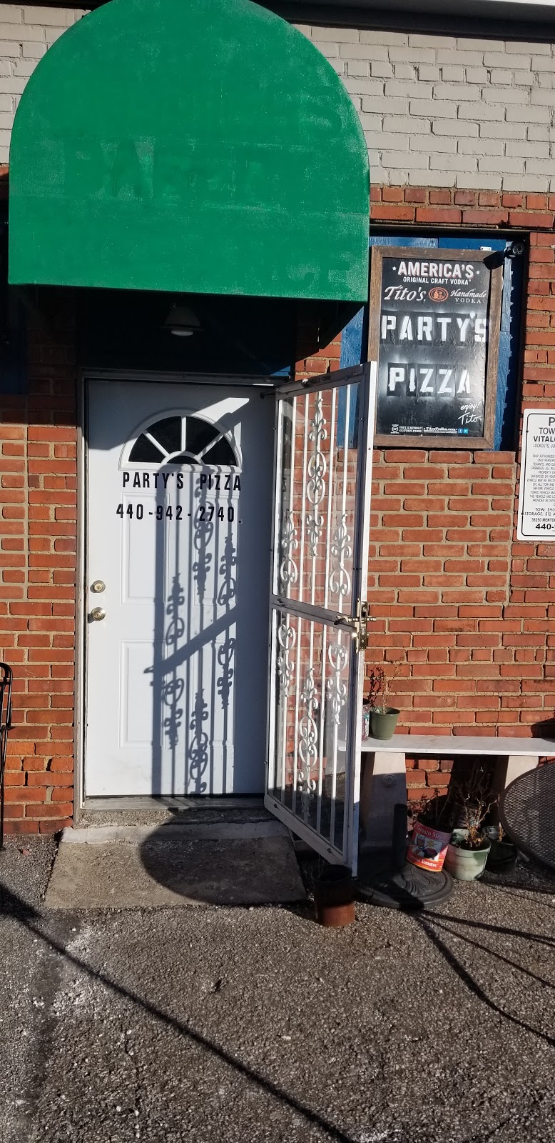 Partys Pizza | 1066 Lost Nation Rd, Willoughby, OH 44094, USA | Phone: (440) 942-2740