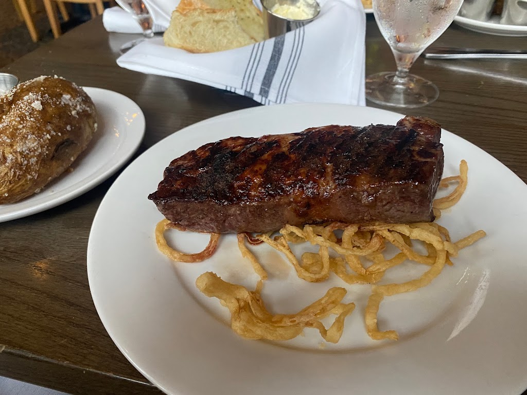 Blinkers Beachside Steakhouse and Lounge | 476 Mandalay Ave, Clearwater, FL 33767, USA | Phone: (727) 754-1757