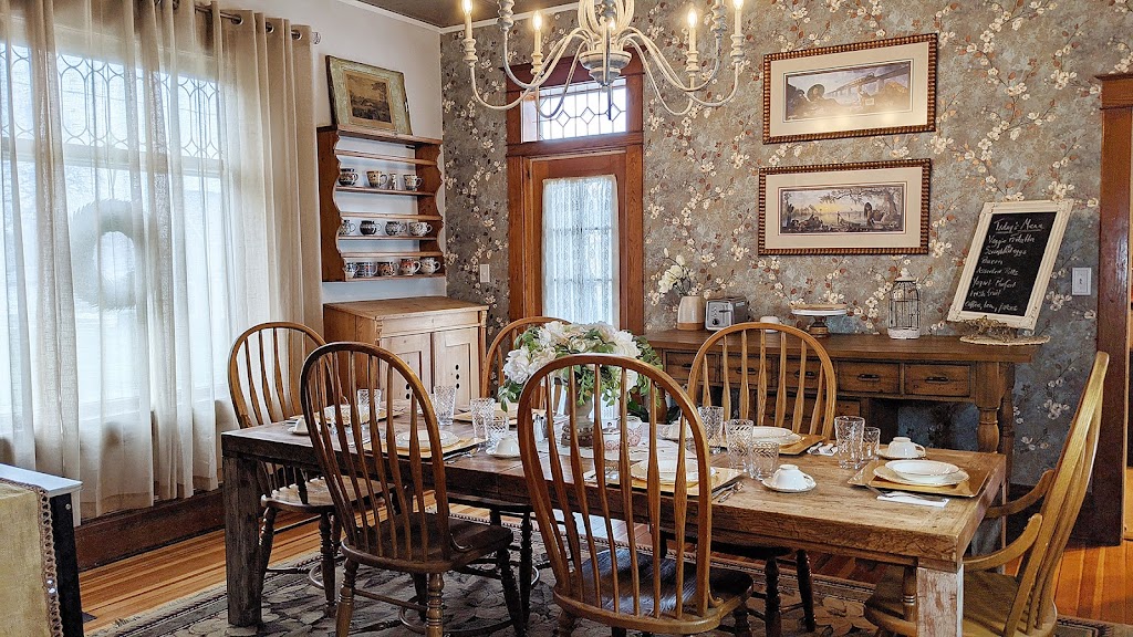 The Roost Bed and Breakfast | 203 N 15th St, Ashland, NE 68003, USA | Phone: (402) 521-2056