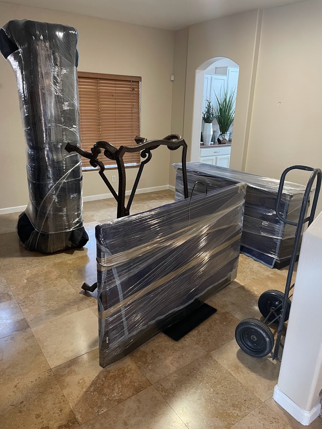 Right Price Moving LLC | 8401 W Bluefield Ave, Peoria, AZ 85382, USA | Phone: (602) 932-7398