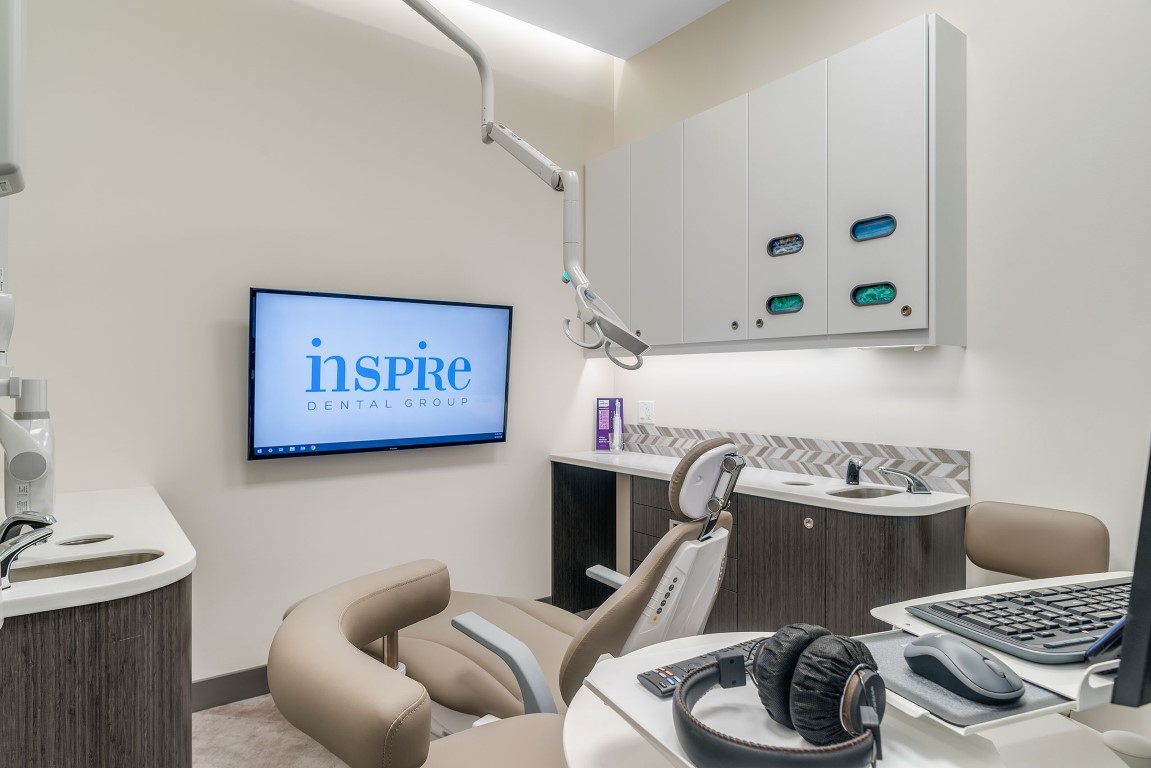 Inspire Dental Group - Oakridge | 218-650 W 41st Ave, Vancouver, BC V5Z 2M9, Canada | Phone: (604) 260-2876