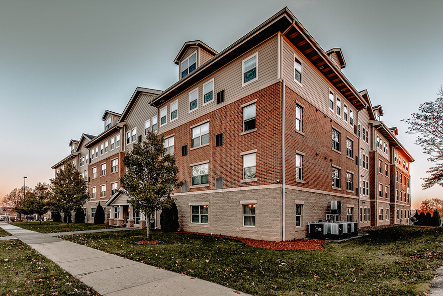 Flats at Wick Apartments | 139 Madison Ave, Youngstown, OH 44505, USA | Phone: (330) 743-5287