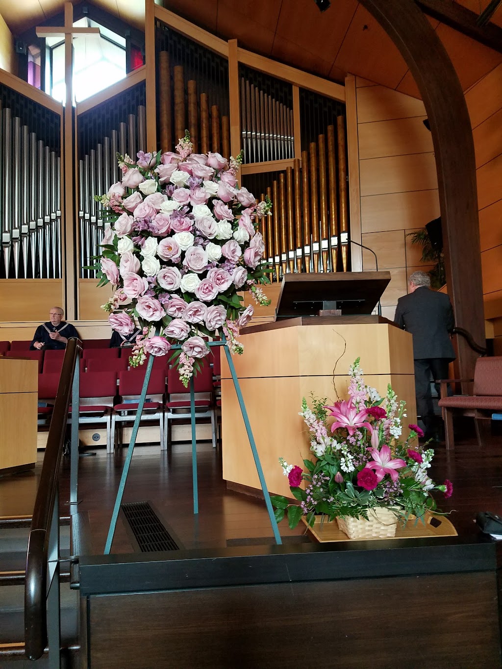 Lake Grove Presbyterian Church | 4040 Sunset Dr, Lake Oswego, OR 97035, USA | Phone: (503) 636-5656