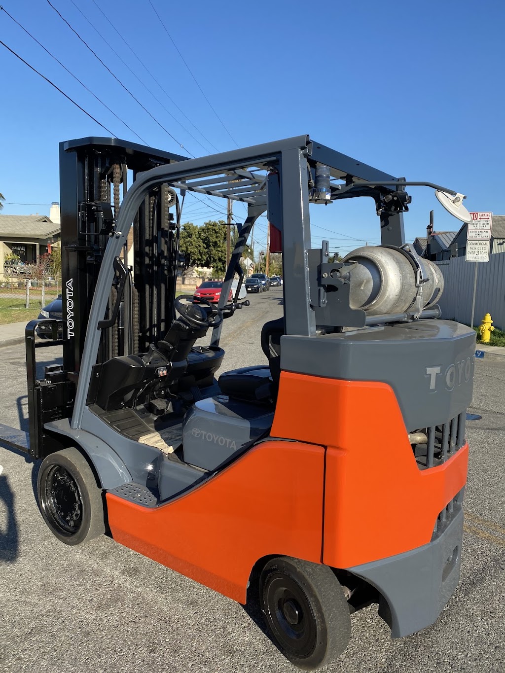 United Lifttrucks | 7810 Salt Lake Ave, Huntington Park, CA 90255, USA | Phone: (323) 718-4666