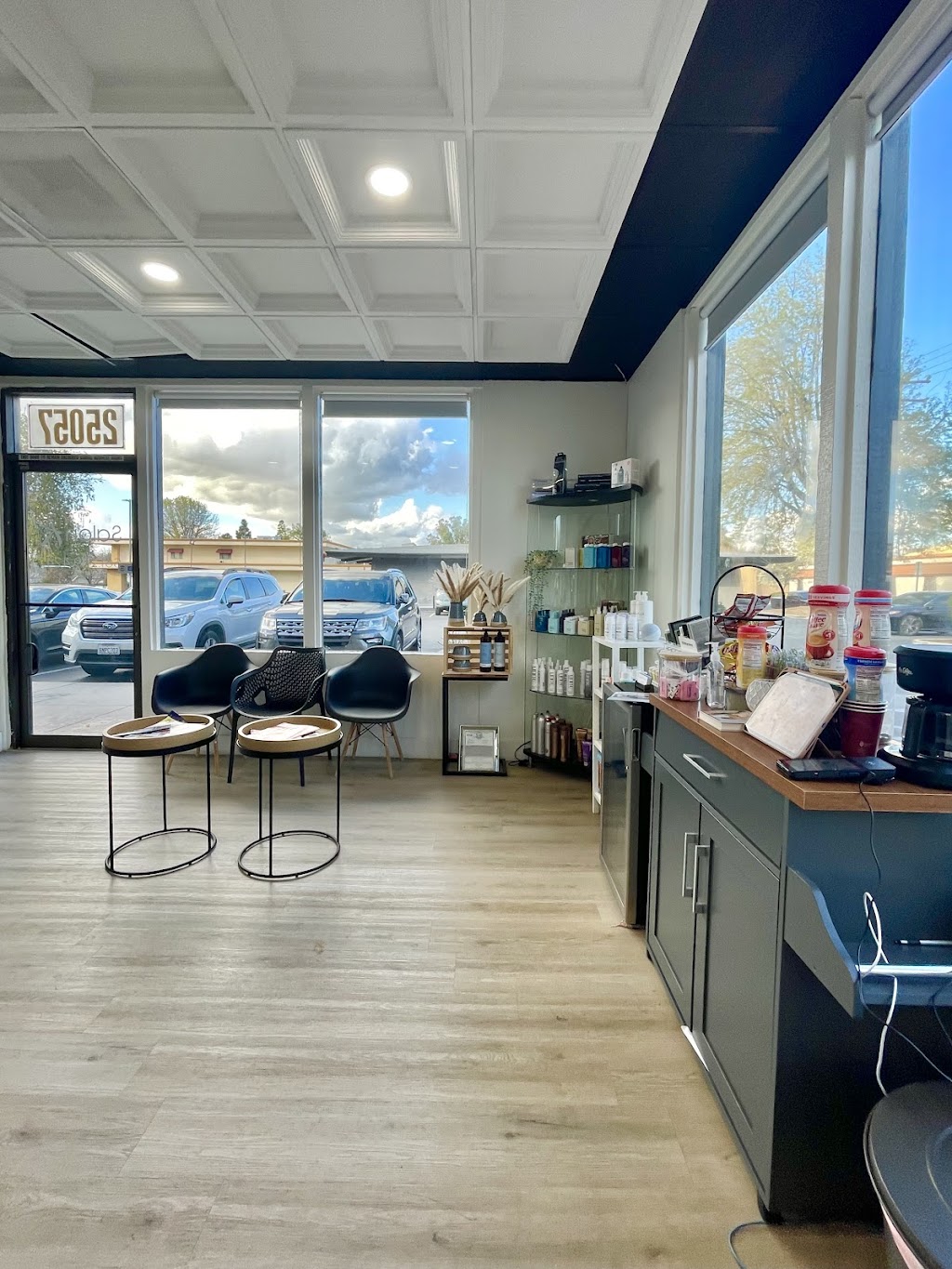 salon K | 25057 Peachland Ave, Newhall, CA 91321, USA | Phone: (661) 259-4247