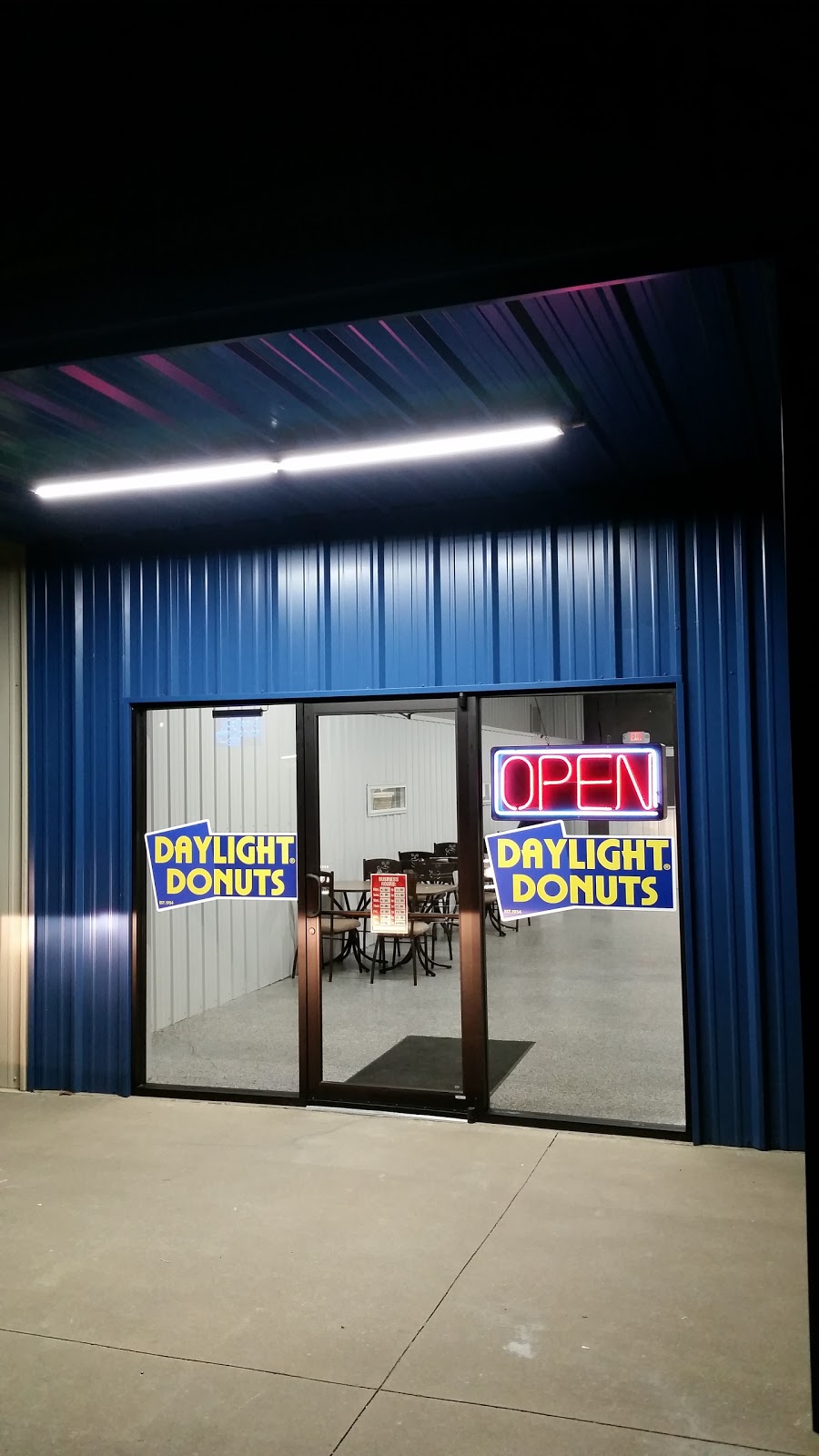 Daylight donuts | 101 Mockingbird Ln, Wagoner, OK 74467, USA | Phone: (918) 485-0142