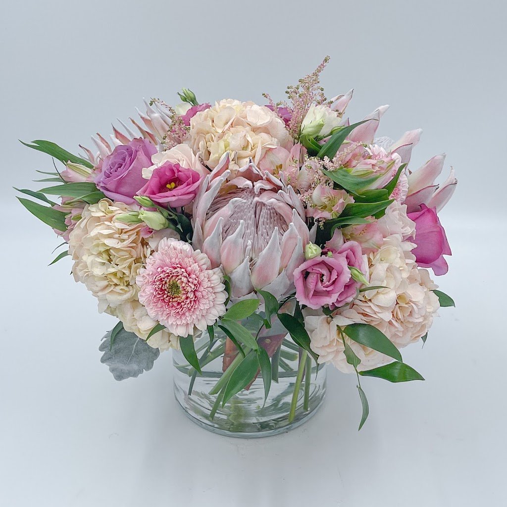 Fine Flowers | 549 NJ-35 Suite 2, Red Bank, NJ 07701 | Phone: (732) 842-3933