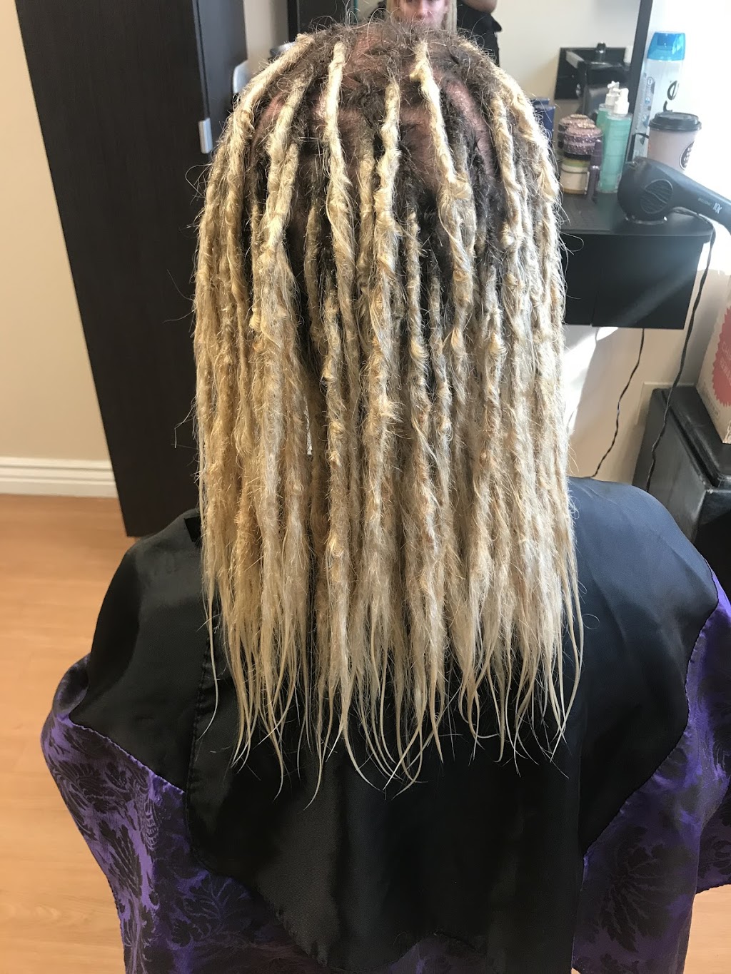 Loving Locs Salon | 51 W Elliot Rd Suite 105, Tempe, AZ 85284, USA | Phone: (480) 297-4181