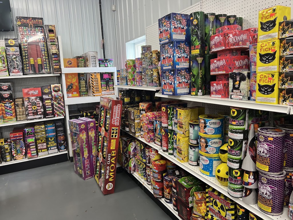 Stars-N-Stripes Fireworks | 520 WI-35, Dresser, WI 54009, USA | Phone: (715) 222-0007