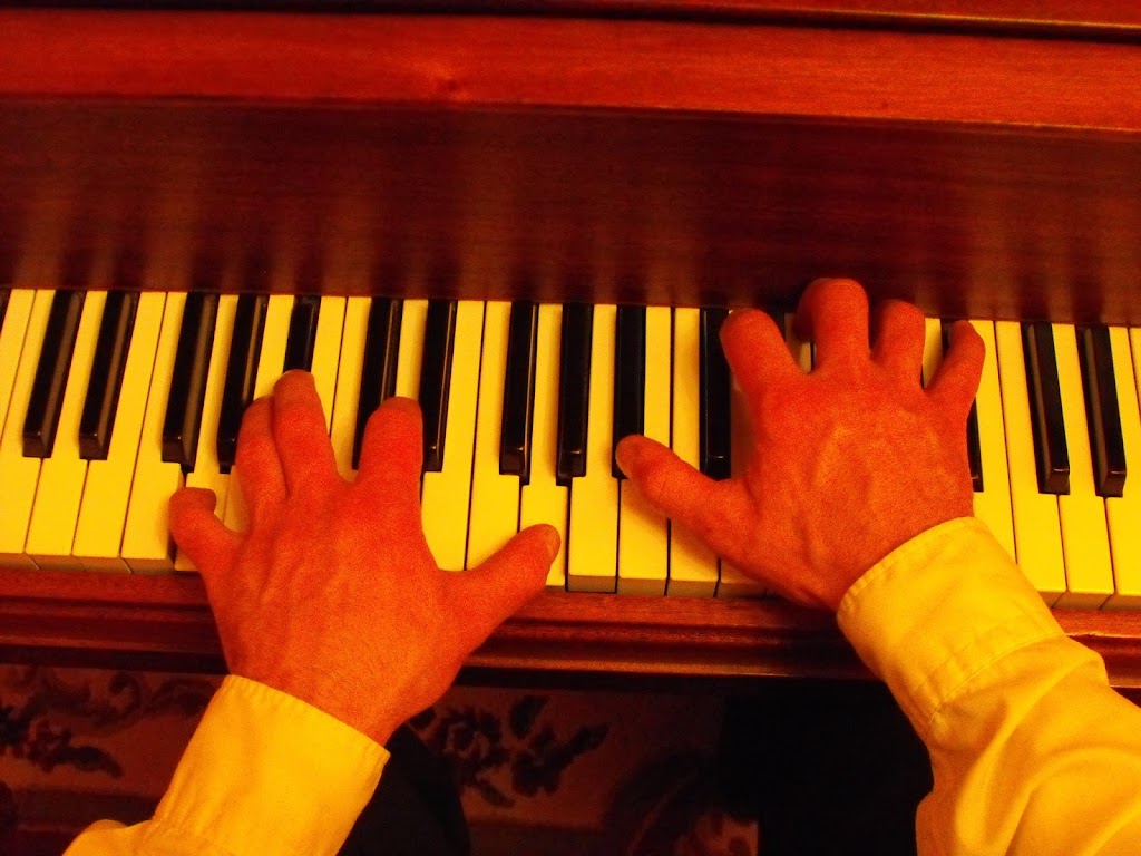 Alaskan Pianist | Eagle River, AK 99577 | Phone: (907) 854-0273