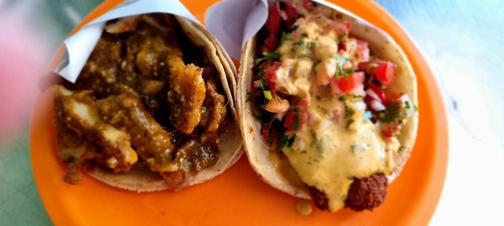 El Remolque Tacos Varios | Blvd. el Rosario 11997, Porticos De San Antonio, 22666 Tijuana, B.C., Mexico | Phone: 664 112 3717