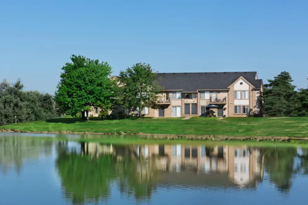 Lakeside Terraces | 44525 Pine Dr, Sterling Heights, MI 48313, USA | Phone: (586) 701-2039