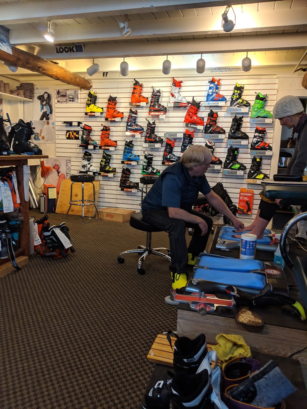 Olympic Bootworks | 1602 Olympic Vly Rd, Olympic Valley, CA 96146, USA | Phone: (530) 581-0747