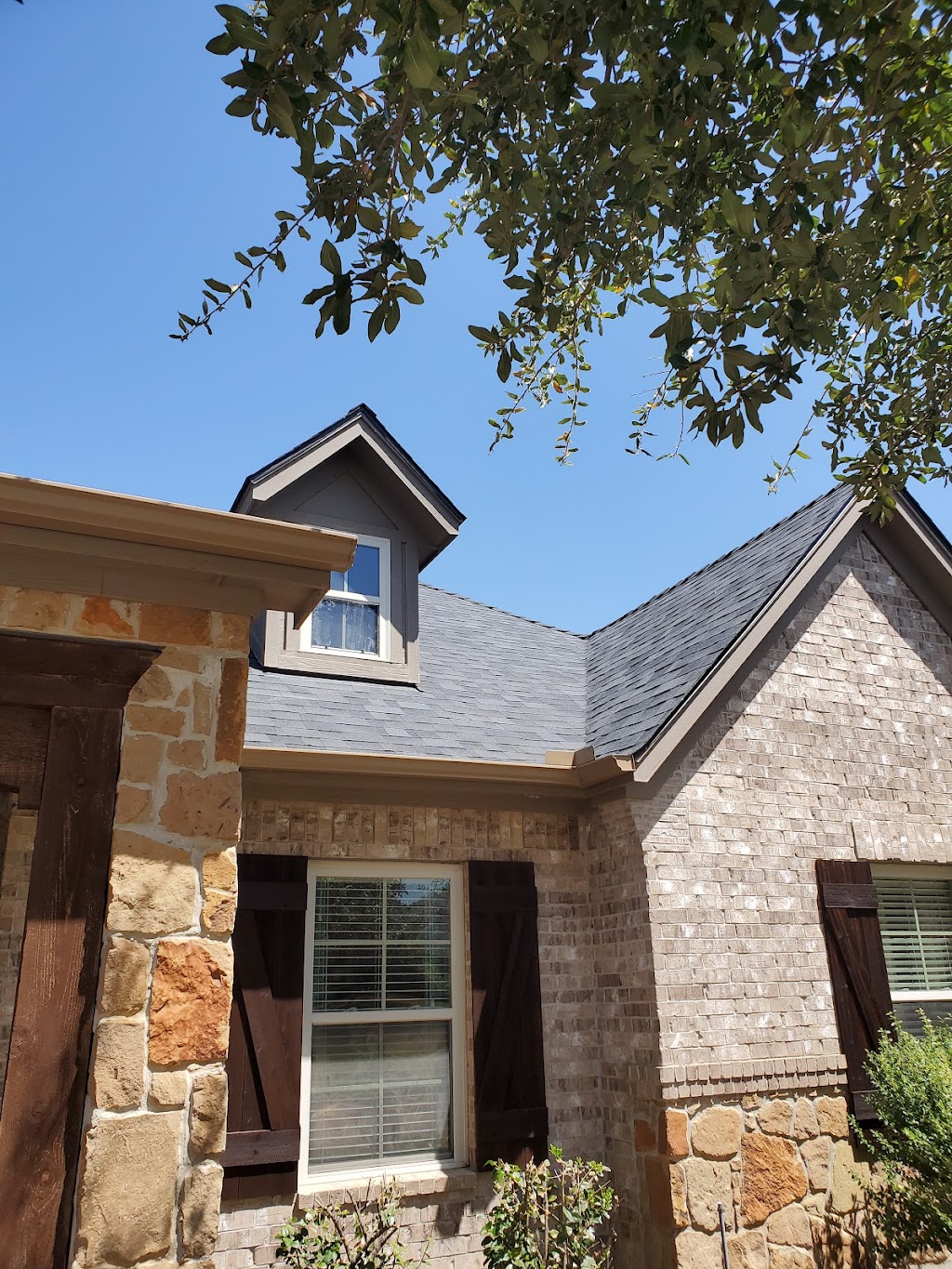 Sunny Side Roofing | 901 Bonnie Brae Ave, Fort Worth, TX 76111, USA | Phone: (817) 714-8682