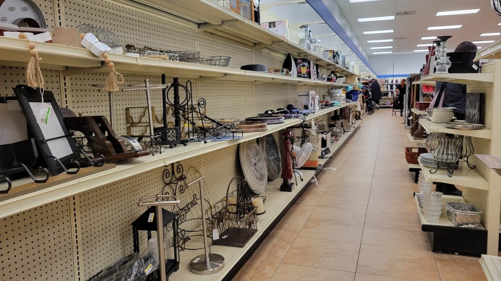 Goodwill Southern California Store & Donation Center | 210 E Foothill Blvd, Pomona, CA 91767, USA | Phone: (909) 667-4191