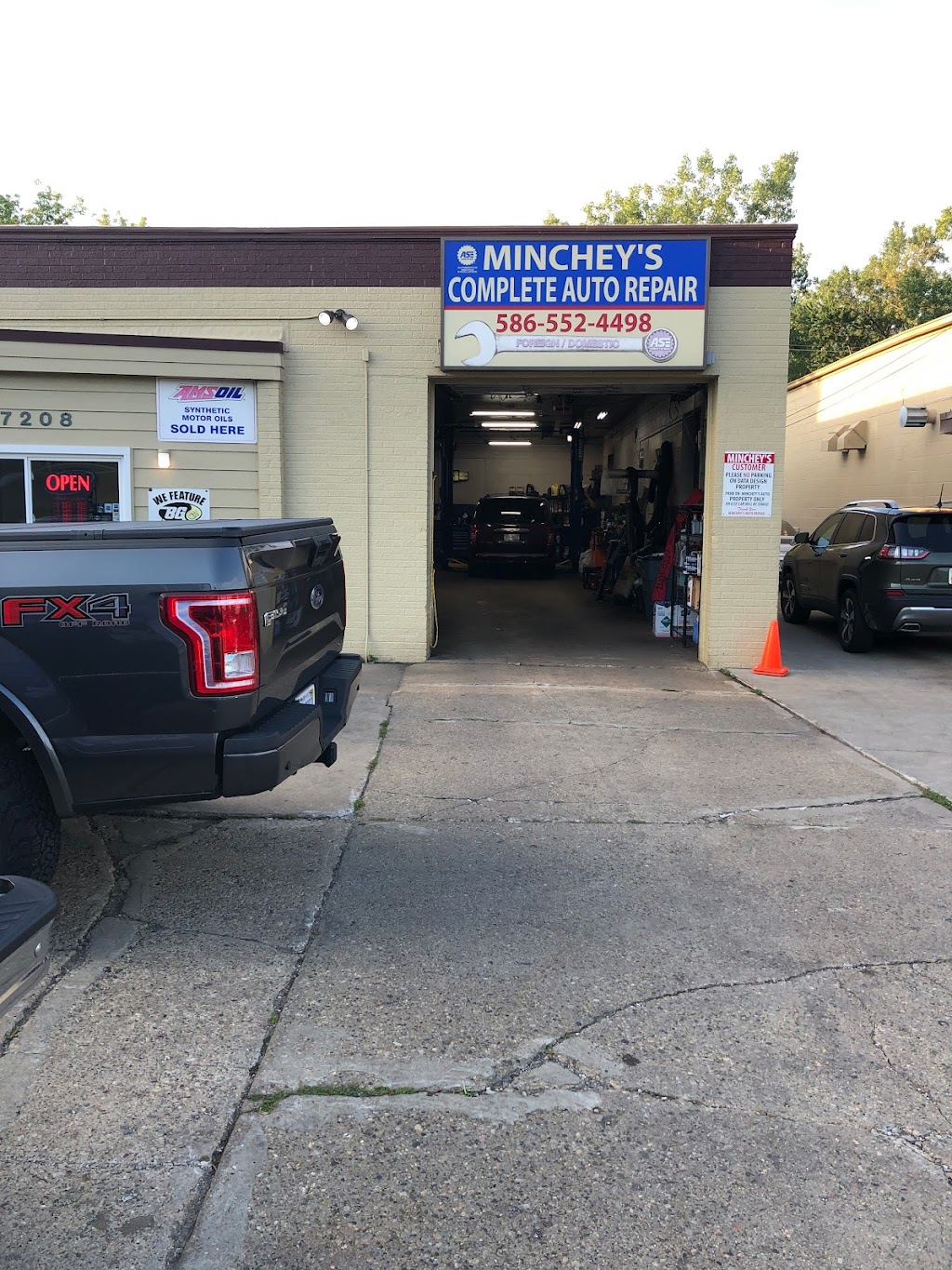 Mincheys Complete Auto Repair | 17208 E Thirteen Mile Rd, Roseville, MI 48066, USA | Phone: (586) 552-4498