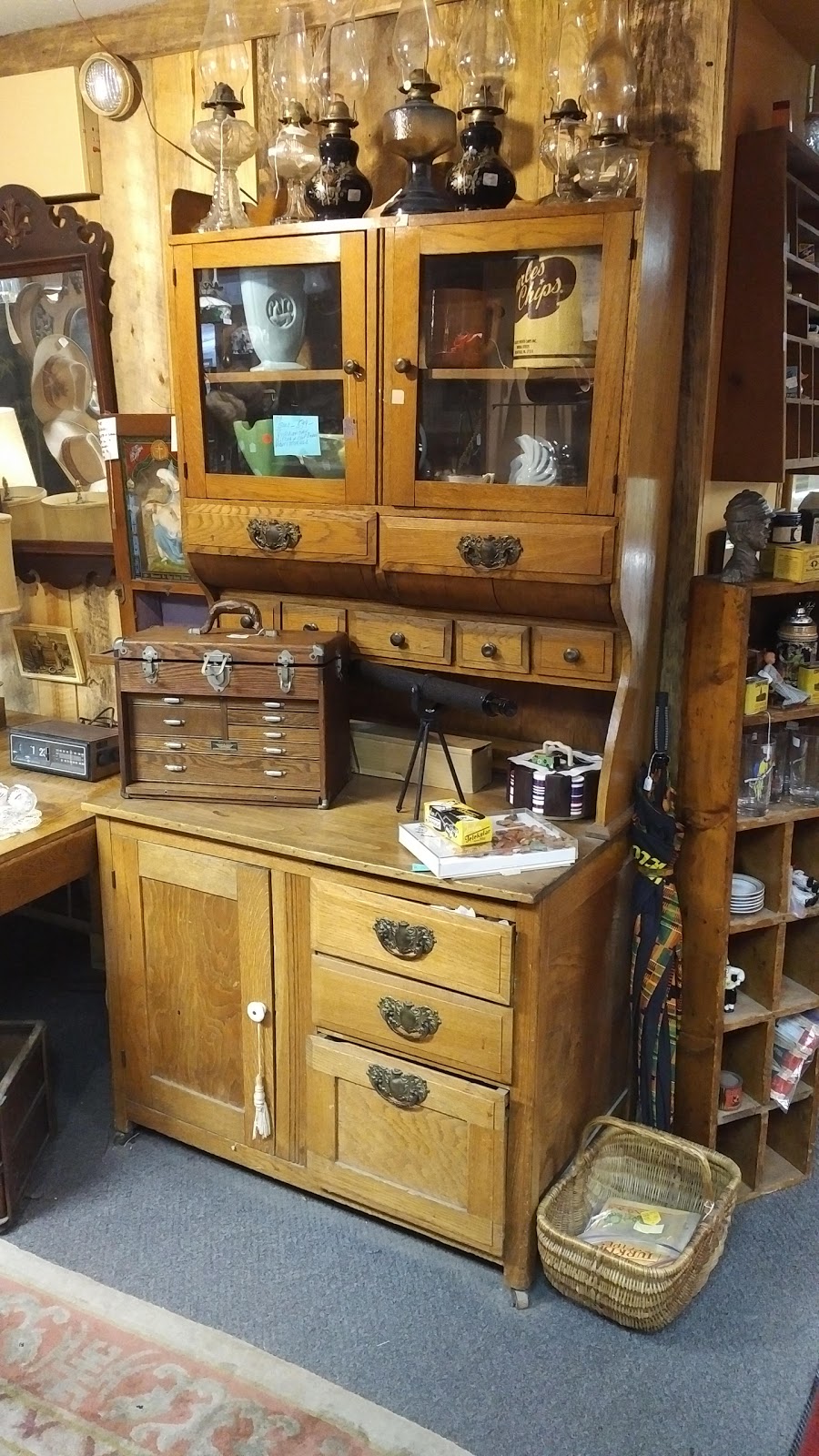 Village Antiques | 22630 Michigan Ave, Dearborn, MI 48124, USA | Phone: (313) 563-1230