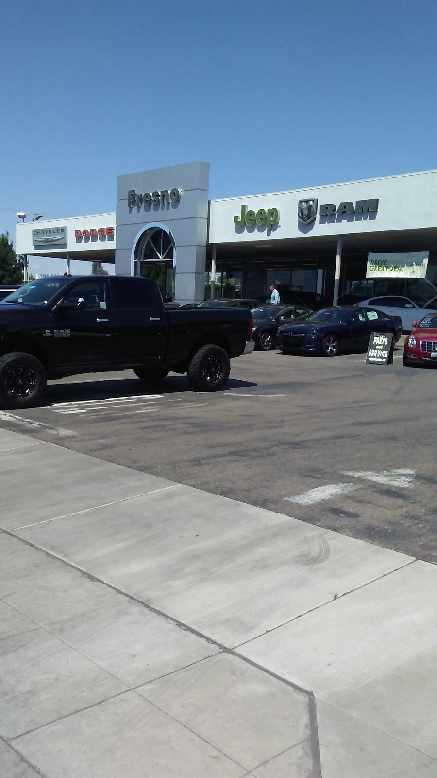 Fresno Chrysler Dodge Jeep RAM | 6162 N Blackstone Ave, Fresno, CA 93710, USA | Phone: (559) 477-4810