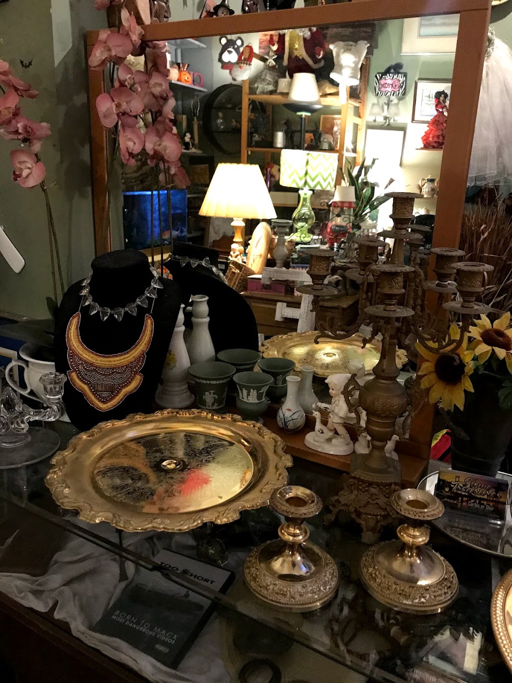 Home + Treasures | 311 N Avalon Blvd, Wilmington, CA 90744, USA | Phone: (424) 287-2511
