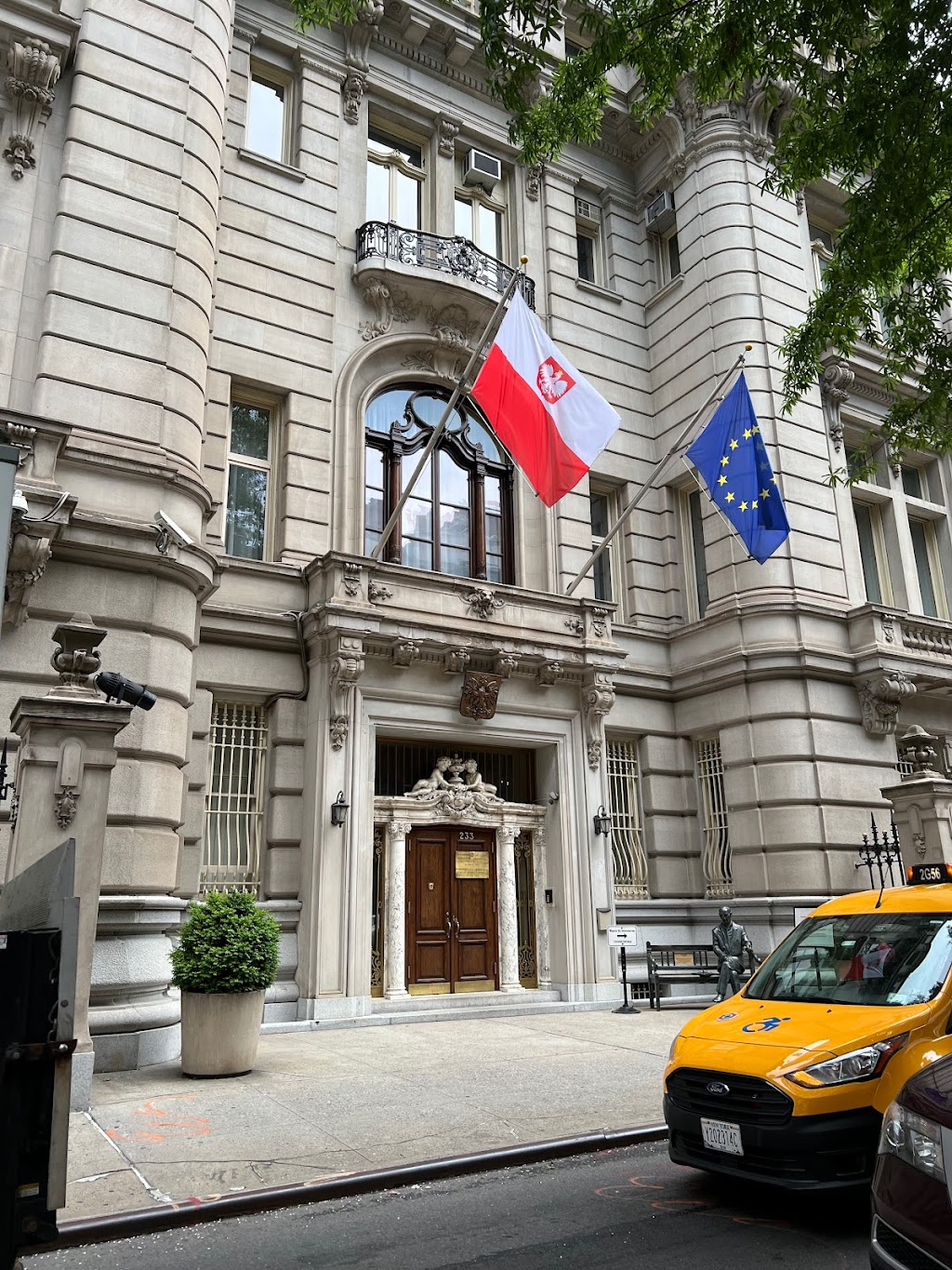 Consulate General of the Republic of Poland | Jan Karski Corner, 233 Madison Ave, New York, NY 10016, USA | Phone: (646) 237-2100