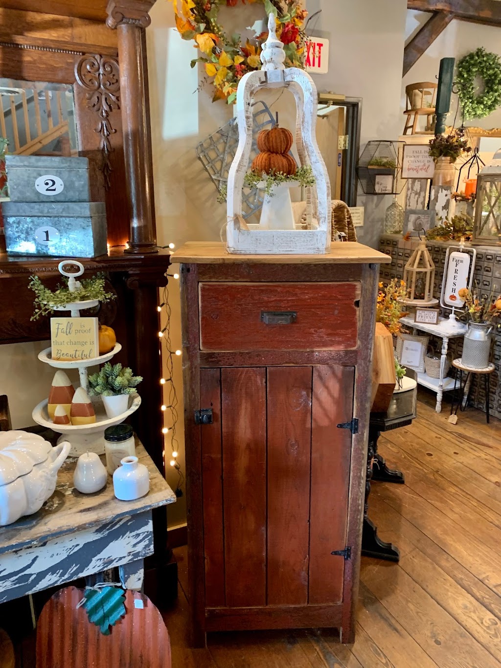 Vintage Charm | 613 W Madison Ave, Milton, WI 53563, USA | Phone: (608) 295-2520