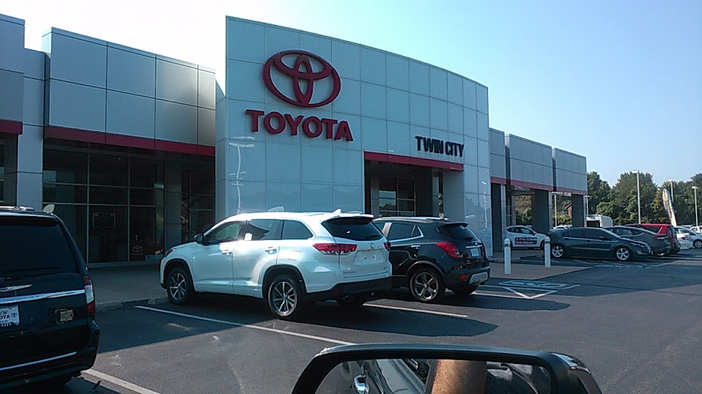 Twin City Toyota | 301 Autumn Ridge Dr, Herculaneum, MO 63048, USA | Phone: (636) 931-0555