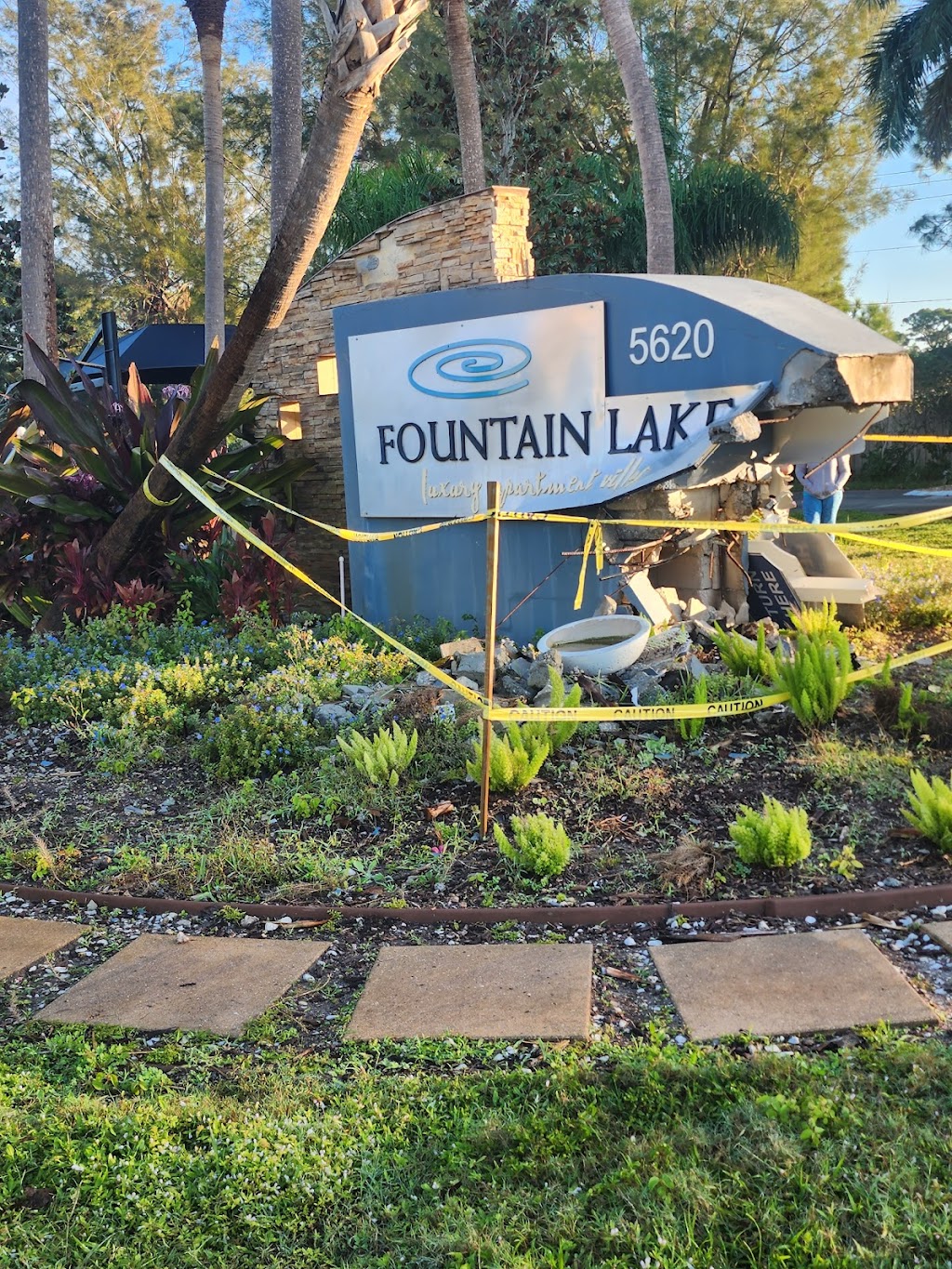 Fountain Lake Bradenton | 5620 Fountain Lake Cir, Bradenton, FL 34207, USA | Phone: (941) 840-5041