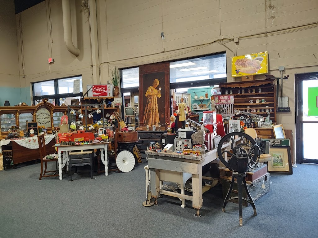 Cooper Street Antique Mall | 4905 S Cooper St Suite B, Arlington, TX 76017, USA | Phone: (817) 557-6215