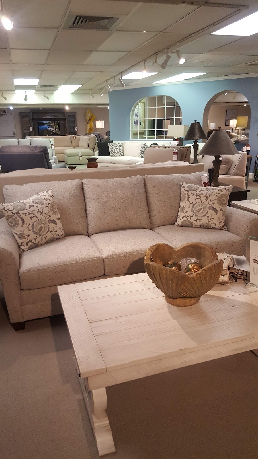 Claussens Furniture | 4715 Florida Ave S, Lakeland, FL 33813, USA | Phone: (863) 647-1000