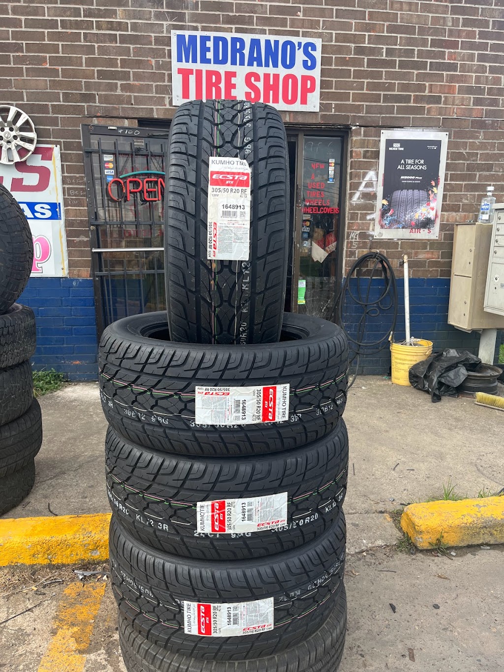 Medrano’s Tire Shop | 906 Aldine Bender Rd suite 100, Houston, TX 77032, USA | Phone: (281) 948-7981