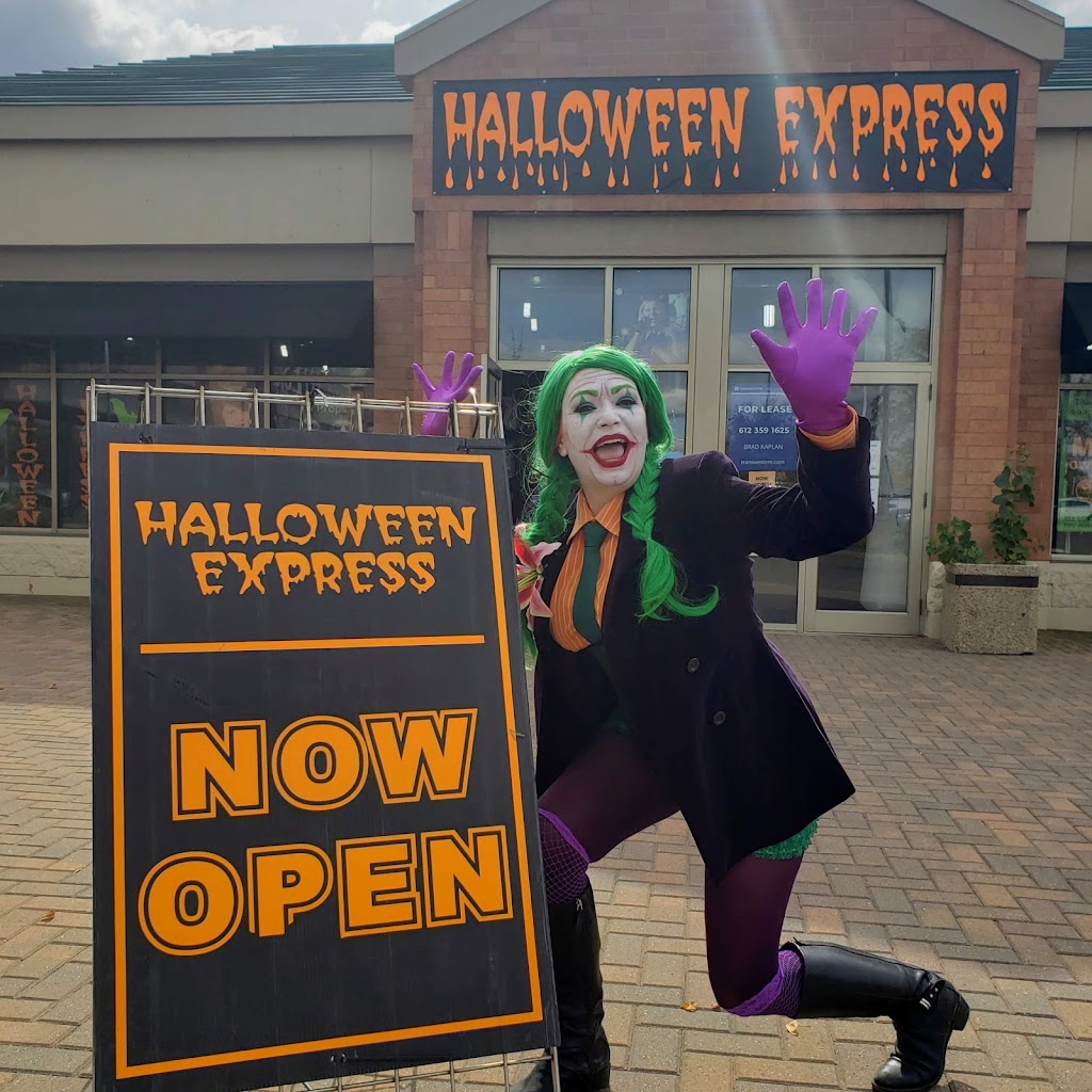 Halloween Express Burnsville-Savage MN | 5875 Egan Dr, Savage, MN 55378, USA | Phone: (952) 392-4551