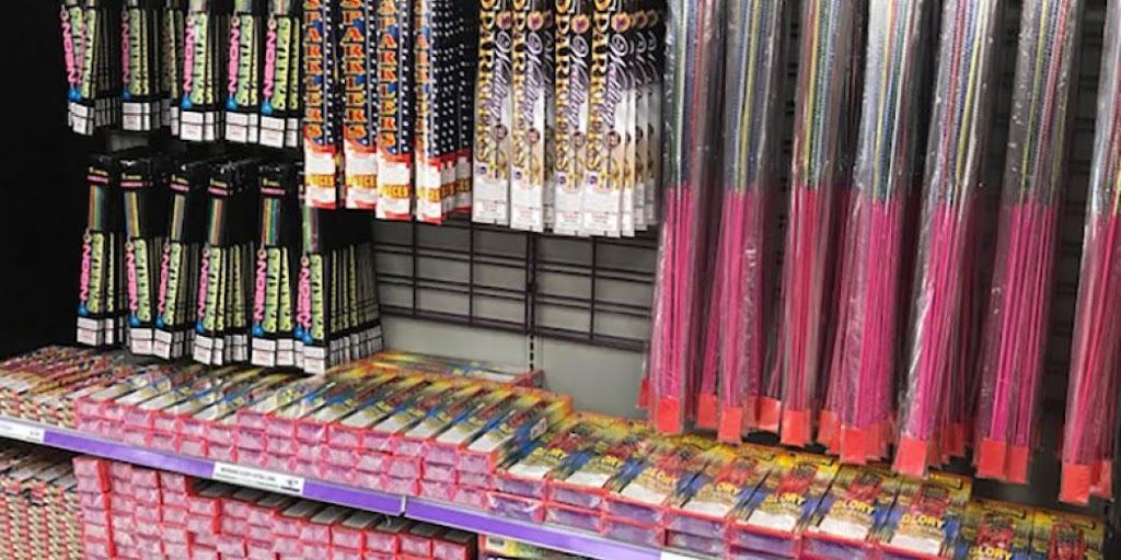 Phantom Fireworks of West Bloomfield | 7300 Haggerty Rd, West Bloomfield Township, MI 48322 | Phone: (248) 592-9610