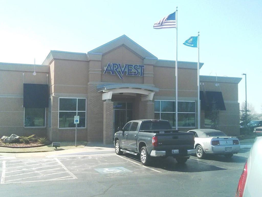 Arvest Bank | 1501 W Edmond Rd, Edmond, OK 73003, USA | Phone: (405) 677-8711
