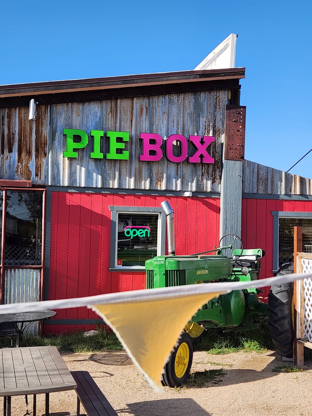 Pie Box | 35769 Old Black Canyon Hwy, Black Canyon City, AZ 85324, USA | Phone: (623) 374-5794