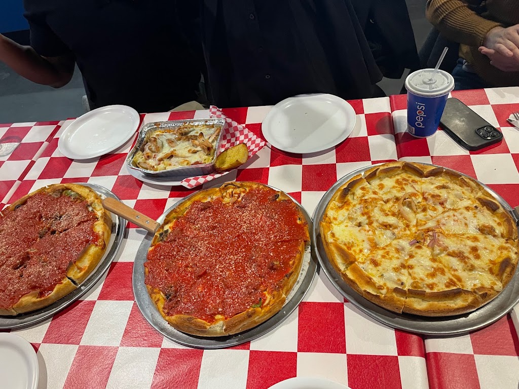Cubbies Chicago Style Pizza | 5701 Young St #401, Bakersfield, CA 93311, USA | Phone: (661) 665-0000