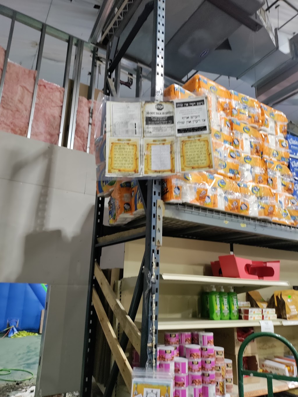 Mottys Supermarket | 18 College Rd, Monsey, NY 10952, USA | Phone: (845) 356-5310