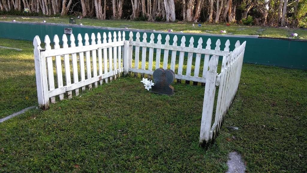 Green Mounds Pet Cemetery | 17103 US Hwy 19 N, Clearwater, FL 33764, USA | Phone: (727) 447-6980
