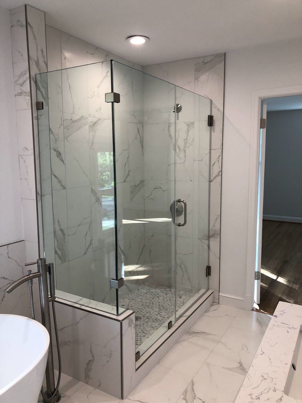 TOTAL GLASS LLC | 13711 Springhaven Dr, Chantilly, VA 20151, USA | Phone: (703) 861-7144