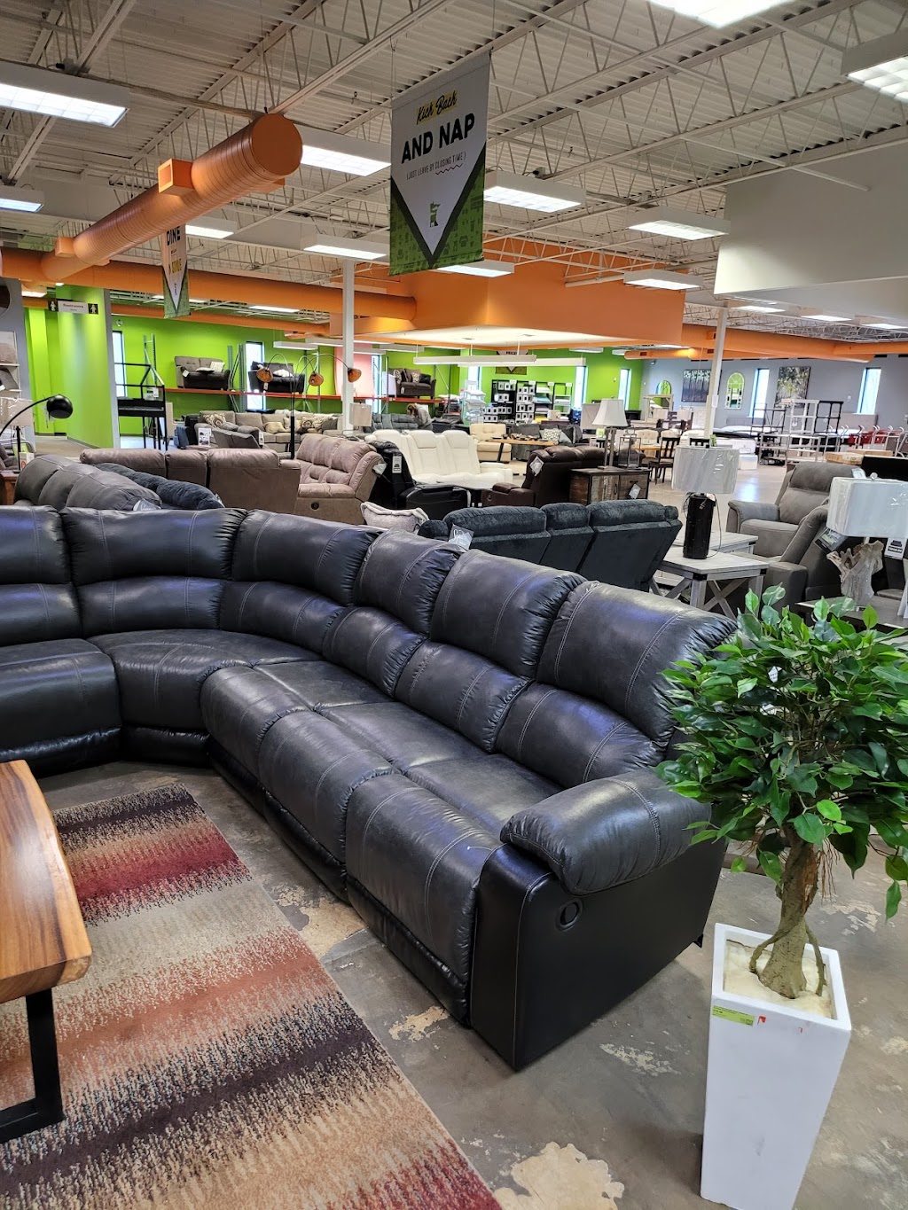 MN Home Outlet | 2300 Highway 13 West, Burnsville, MN 55337, USA | Phone: (952) 279-1587