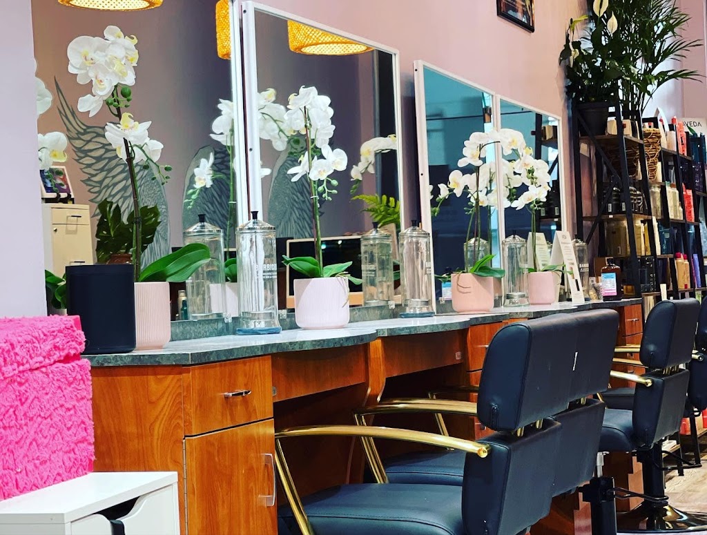 Zolina Hair Salon | 1621 1/2 Montana Ave, Santa Monica, CA 90403, USA | Phone: (424) 372-8440