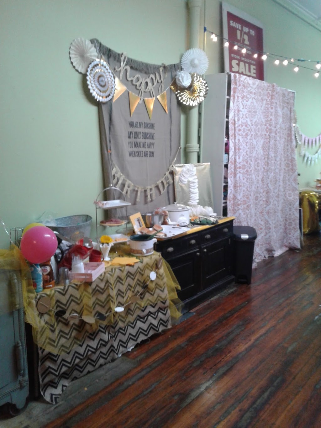 Cosi Bella Boutique | 121 S Main St, Clyde, OH 43410, USA | Phone: (419) 547-1937