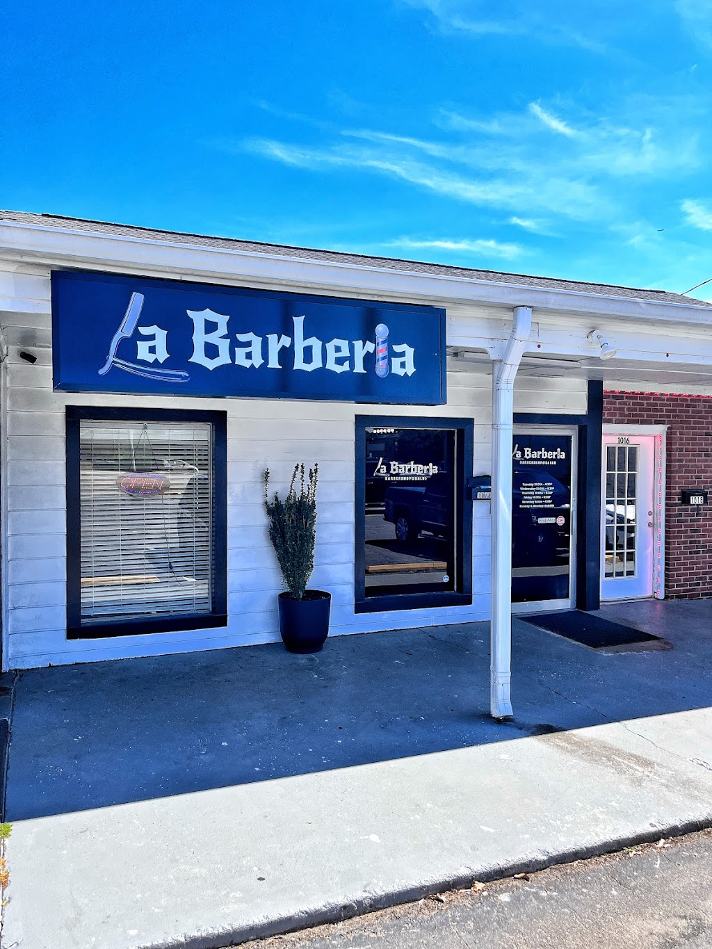 La Barberia Barbershop & Salon | 1018 Mt Gallant Rd, Rock Hill, SC 29732, USA | Phone: (803) 327-3054